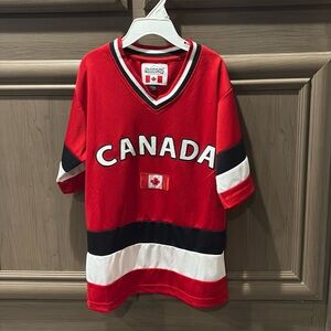 Snowcap CANADA  Hockey Jersey Boys Size M NWOT